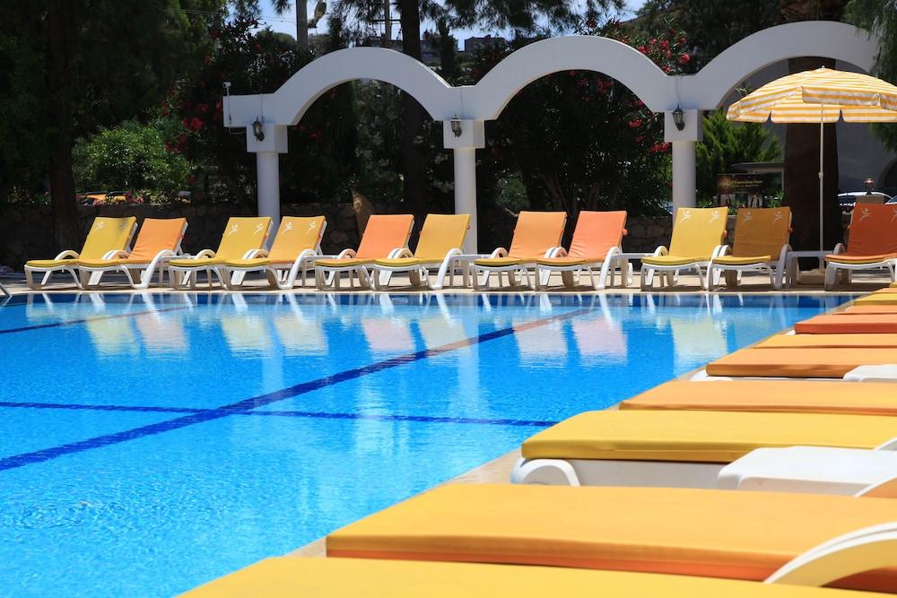 Natur Garden Hotel Bitez Bagian luar foto